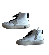 Load image into Gallery viewer, * Lola and the Boys *