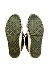 Load image into Gallery viewer, Converse
