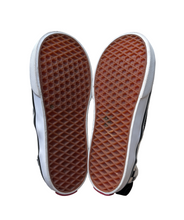 Load image into Gallery viewer, Vans
