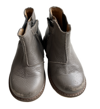 Load image into Gallery viewer, * Pom D' Api *
